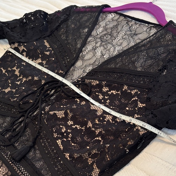 Express Black and Cream Lace Mini Dress Size 8 - Picture 9 of 13